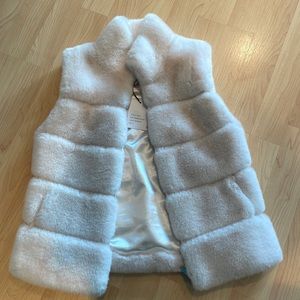 Never worn beautiful off white faux fur vest